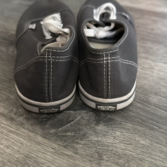 Vans Low Top Lace Up - Picture 3 of 5